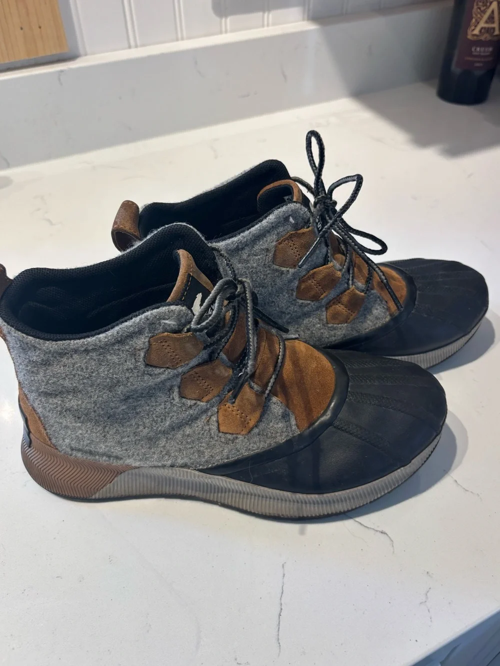 Sorel Women’s Gray Wool & Brown Suede Lace-Up Boots